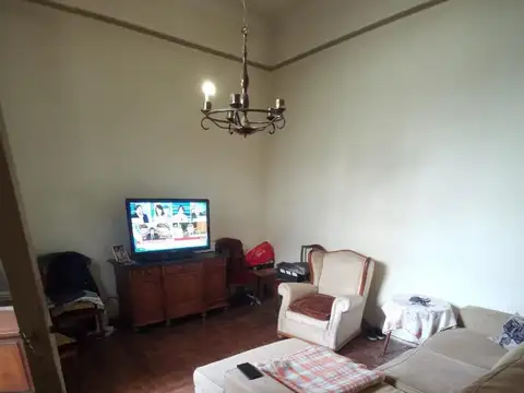 Depto Tipo Casa en Venta 70 años