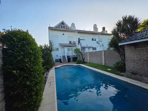 Casa 5 ambientes con 3 baños