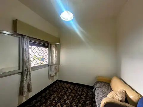 VENTA - CASA DE 3 DORMITORIOS - 2 LOCALES COMERCIALES/COCHERA - AZCUENAGA