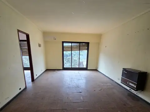 Deposito en venta en Olivos con vivienda, oficinas