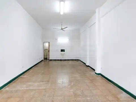 Parana al 6700 entre Gobernador Emilio Castro y Fray Cayetano Rodriguez