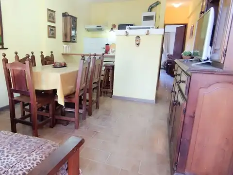 Calle 301 100, Piso 1