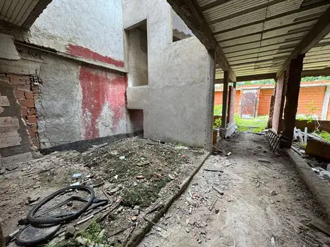 Casa 5 ambientes con 3 baños