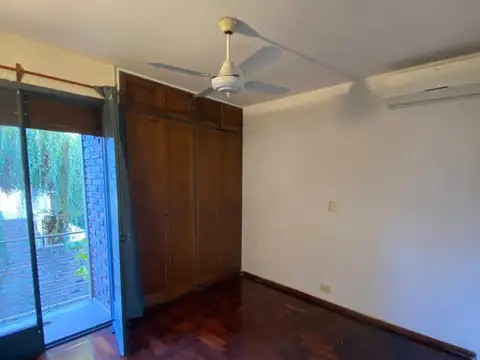 Castelar zona Mc Donal`s. Departamento 2 ambientes