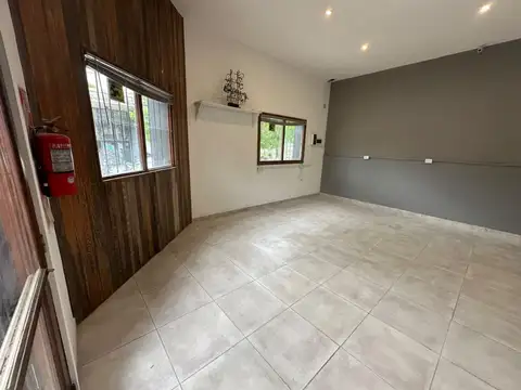 Oficina en Alquiler en Villa Lynch, $ 750.000