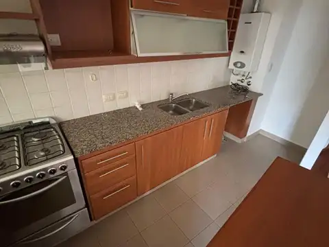 Excelente departamento de 2 dormitorios en alquiler en calle 10 e/44, La Plata