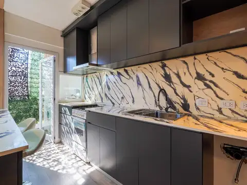 Andres Lamas  al 1100