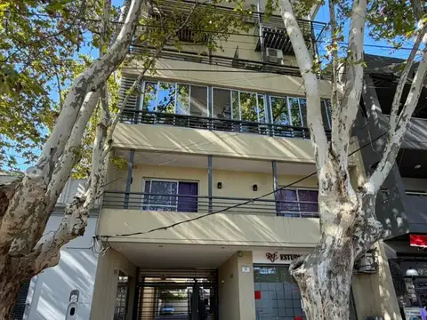 Venta Depto Tipo Dúplex 3 Ambientes Con Cochera  Merlo