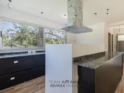 CASA EN VENTA EN MIRALAGOS