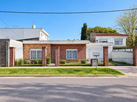 VENTA CASA 3 AMB CON GALERIA COCHERA HUDSON