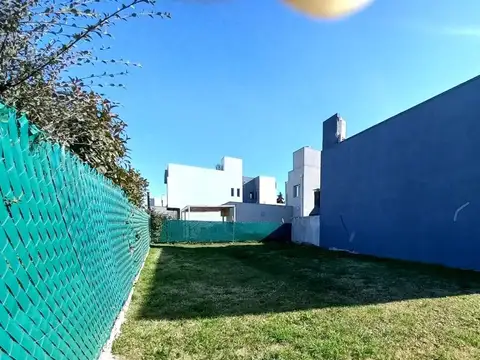 448 Y 28-LOTE EN BARRIO LOS ZORZALES-CITY BELL