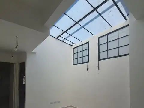 Departamento tipo casa en venta en Chacarita