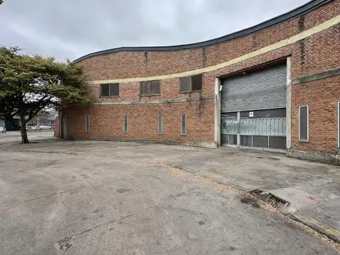 VILLA MARTELLI - GALPÓN INDUSTRIAL - 1.200m2 - EXCELENTE UBICACIÒN Y ESTADO