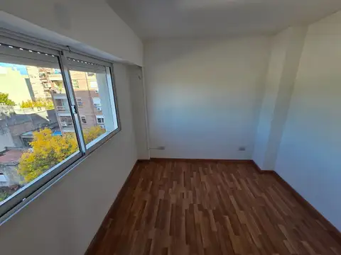 Departamento en Alquiler en Republica De La Sexta, $ 450.000