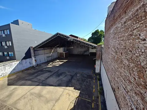Alquiler galpon/concesionaria/depósito/local/garage/San Isidro