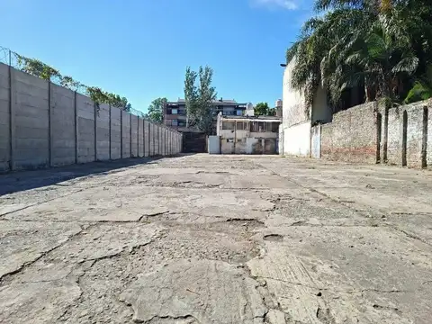 Alquiler galpon/concesionaria/depósito/local/garage/San Isidro