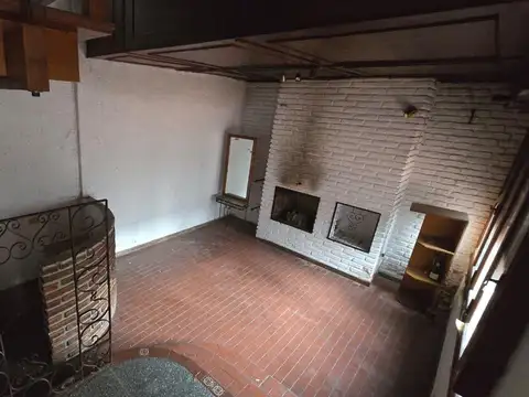 VENTA CASA/ PH 7 AMBIENTES C/ JARDIN, PILETA Y COCHERA A REFACCIONAR EN OLIVOS