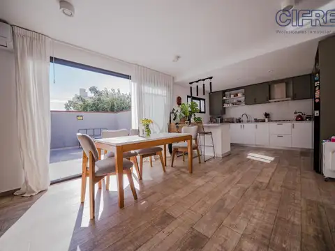 PH en duplex con patio y terraza con parrilla 3 baños Totalmente refaccionado a nuevo