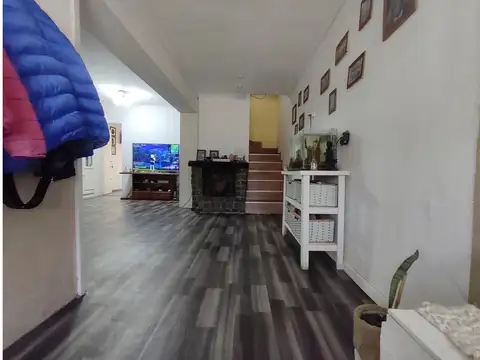 Av De Los Estudiantes Esteban EcheverrÍa 800