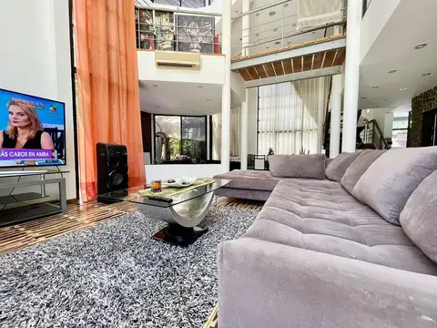 Casa 5 ambientes con 4 baños