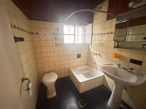 VENTA CASA 4 AMBIENTES EN JOSE LEON SUAREZ