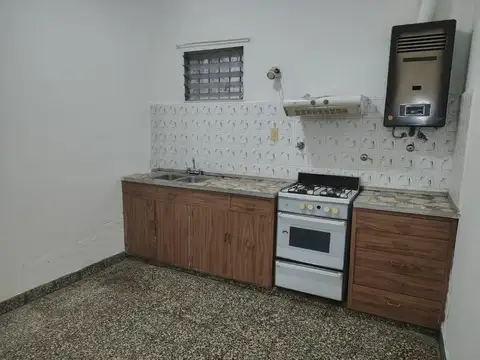 Depto Tipo Casa en Alquiler en Wilde, $ 480.000