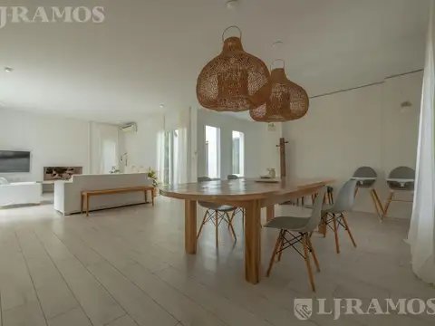 Casa 6 ambientes con 3 baños