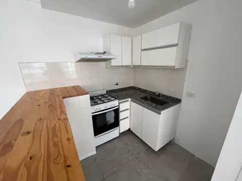 Departamento en Alquiler en Barrio Parque San Martín, $ 680.000
