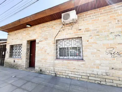 Venta 2 casas en un lote en Hurlingham GRAN ZONA