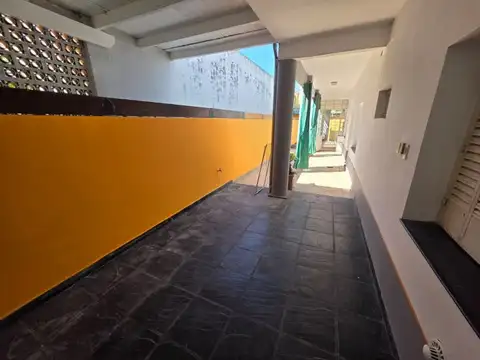 Casa en Alquiler en Barrio España y Hospitales, $ 800.000