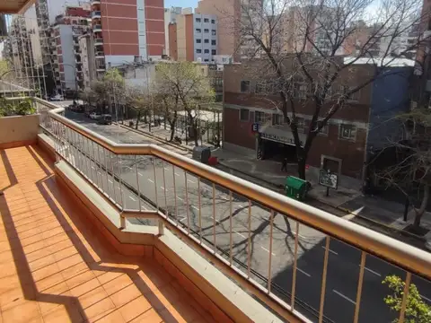 AV. J.B.ALBERDI 100, Piso 3