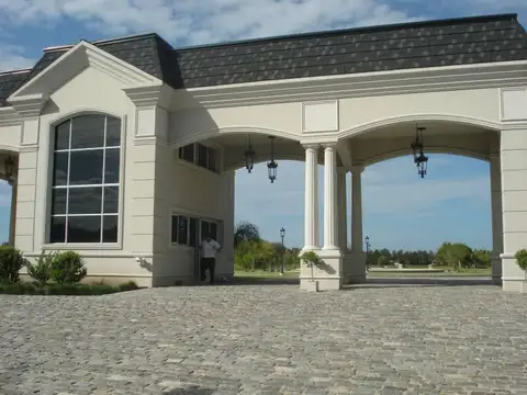 Chateau Pilar Km 100