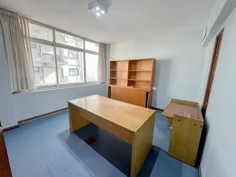 Oficina 7 ambientes con 2 baños