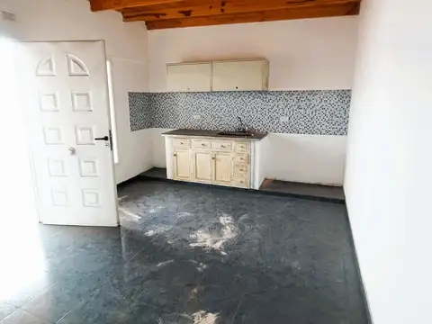 Depto Tipo Casa en Alquiler en Monte Chingolo, $ 500.000