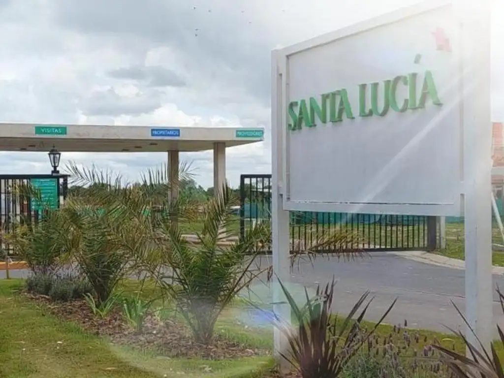 Terreno en Venta en Pilar del Este - Santa Lucia