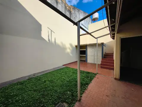 Casa en Alquiler con 1 cochera