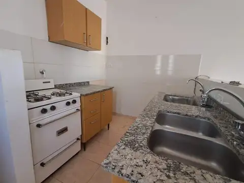 CON PATIO PROPIO A 5 CUADRAS DEL CENTRO  ¡NO HAY MUCHOS ASÍ!