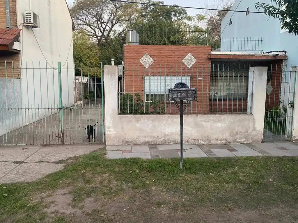 Castro Barros 1141
