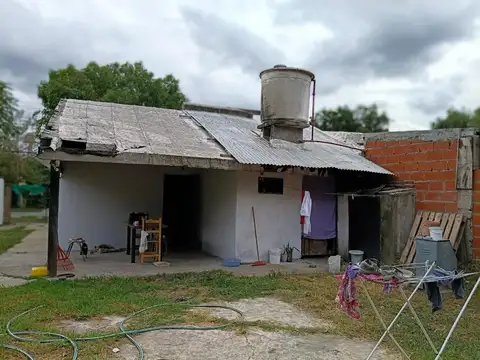 Casa 3 ambientes con 1 baño