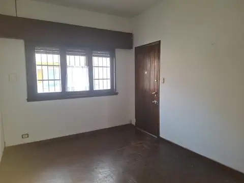 Depto Tipo Casa 2 ambientes con 1 baño