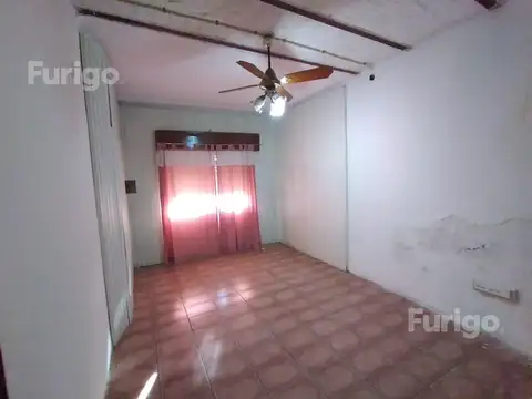 Casa 5 ambientes con 1 baño