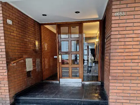 DOS AMBIENTES PB  FRENTE ENTRADA INDEPEND : APTO PROFESIONAL Actualmente Alquilado con Buena renta