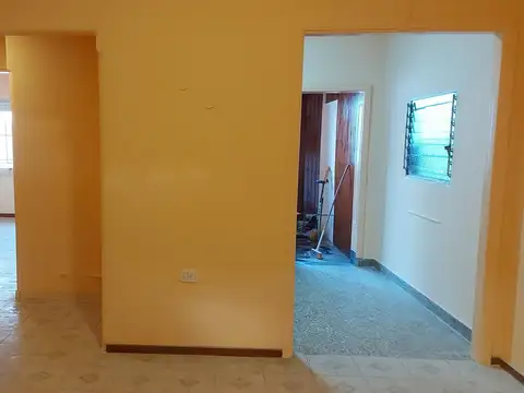 Casa en Alquiler en Caseros, $ 990.000