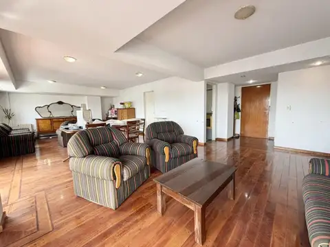 Av. Rivadavia 18400, Piso 11