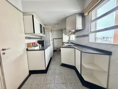 Departamento 4 ambientes con 3 baños