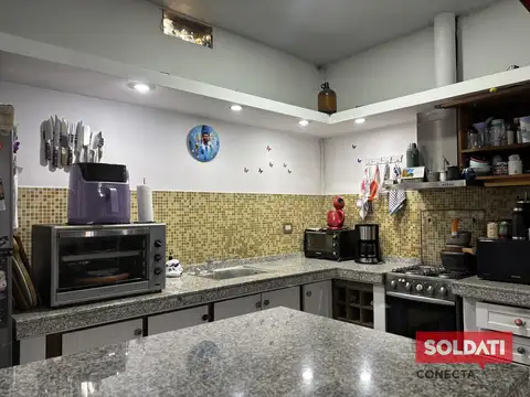 Casa en Venta con 3 cocheras