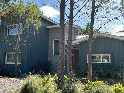 Casa en venta - 4 Dormitorios 2 Baños - 900Mts2 - Pinamar