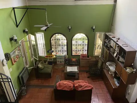 Casa con terreno de 2200 mts en la mejor zona del Cazador.