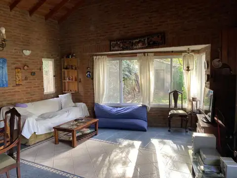 Casa con terreno de 2200 mts en la mejor zona del Cazador.
