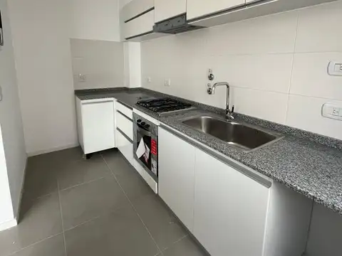 Departamento en Alquiler en Villa Ballester, $ 800.000